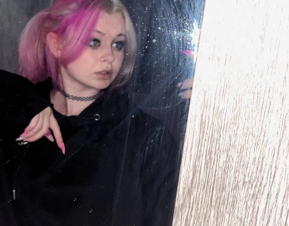 Pink_Sweetie's Offline Chat Room