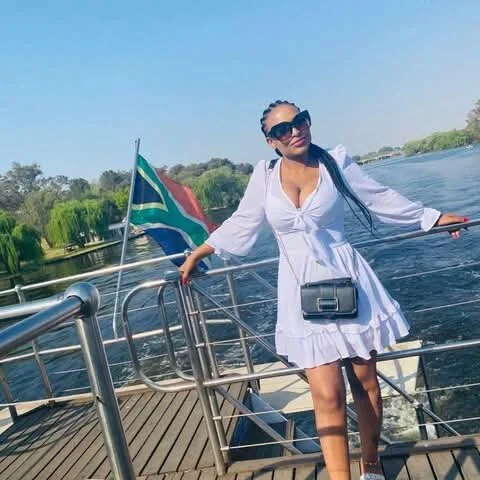 Sweetbxxx24's Offline XXX Chat