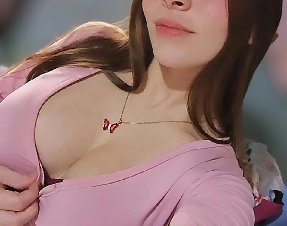 Aricita1's Offline Chat Room