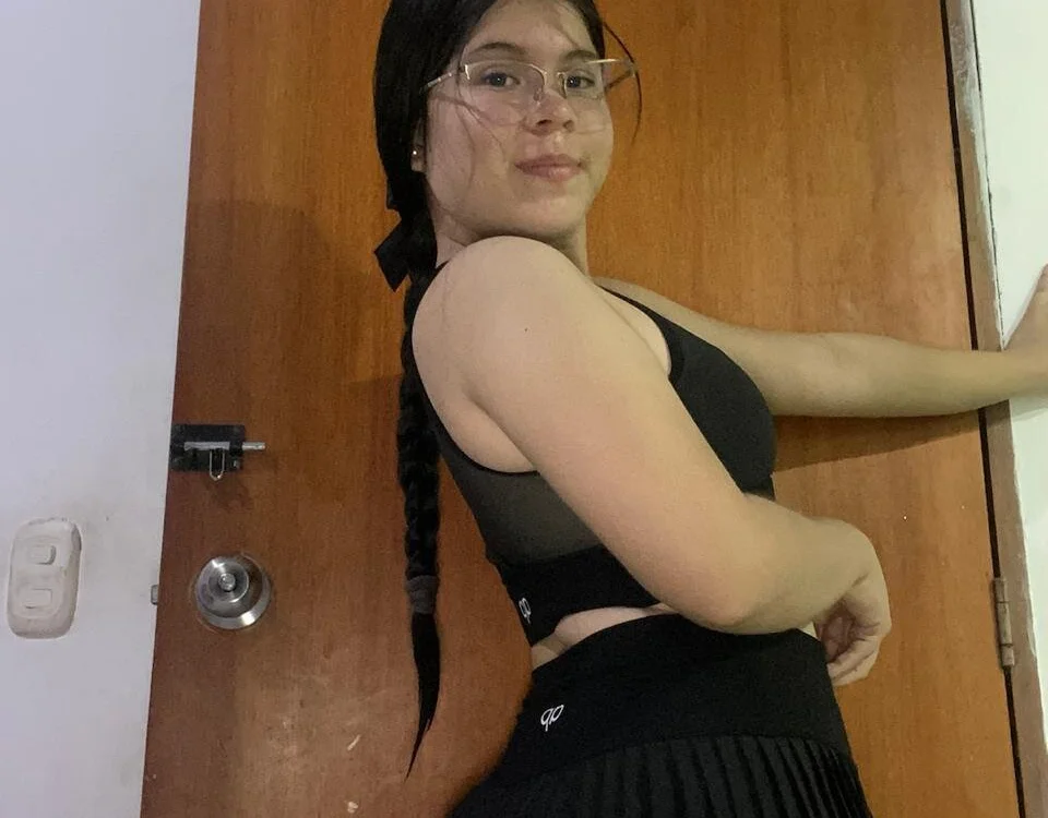 Perla_couterr's Offline Chat Room