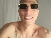 Hacker121328's webcam live show