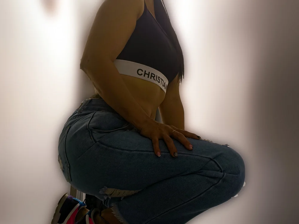 yurlyfans16's Offline XXX Chat