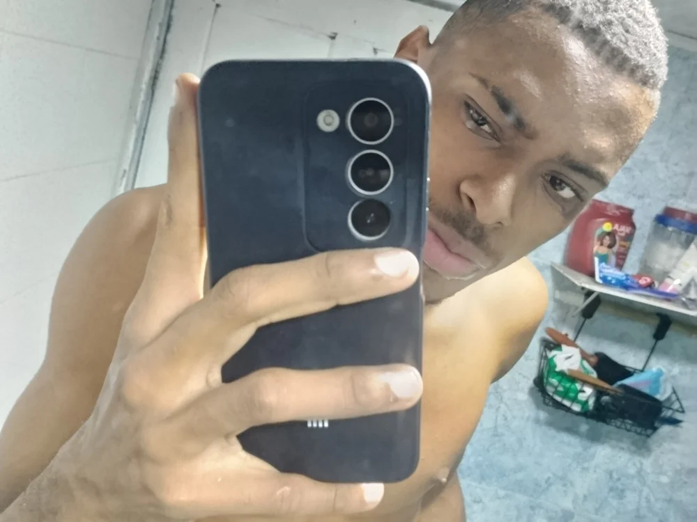David-06's Offline XXX Chat