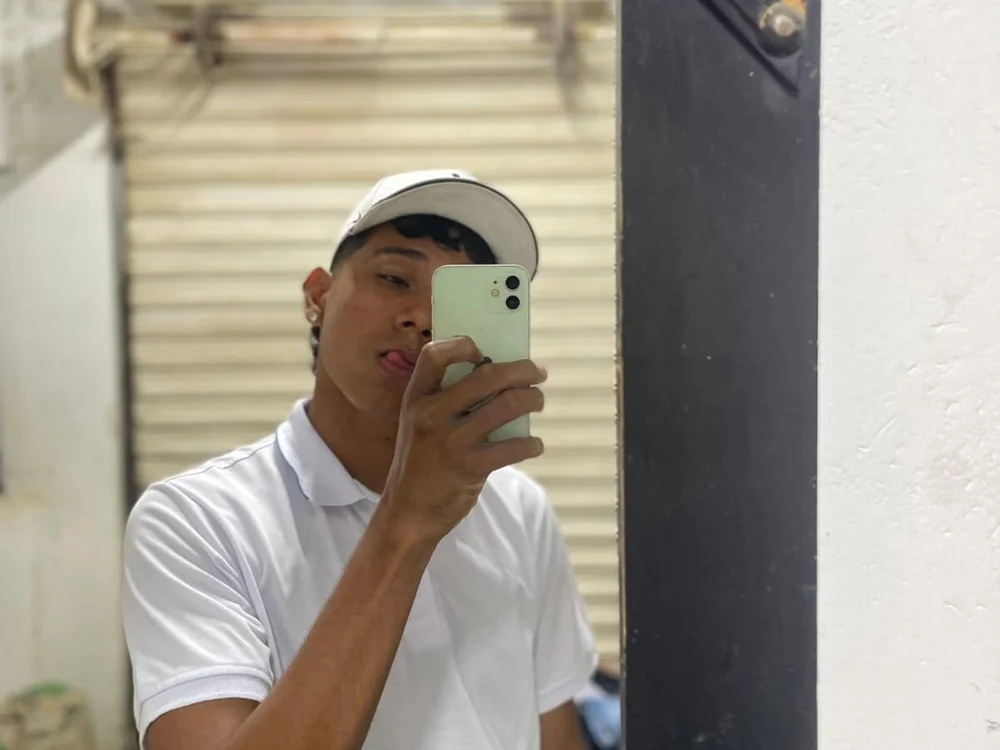 andres_cameroon offline chatrum