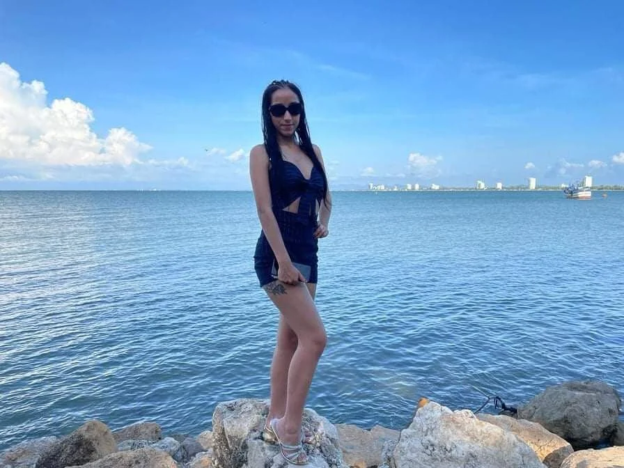 Karla_Pinkk offline chatrum