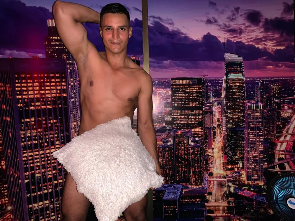 GabrielEmilio24's Offline XXX Chat