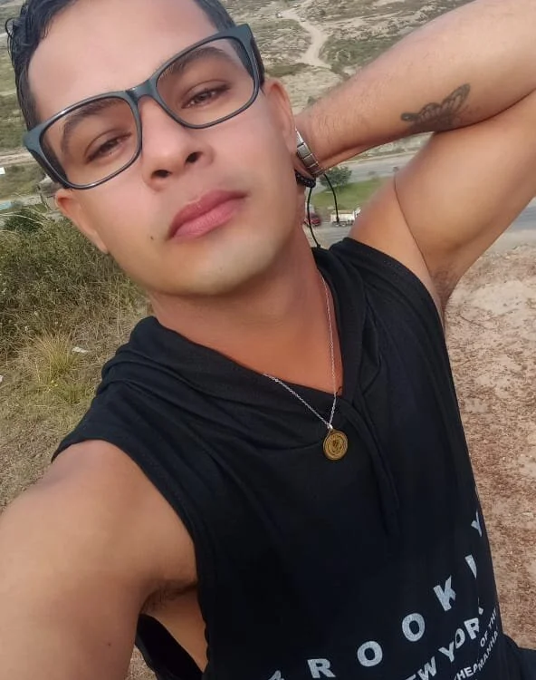 Reyes_89 offline chatrum
