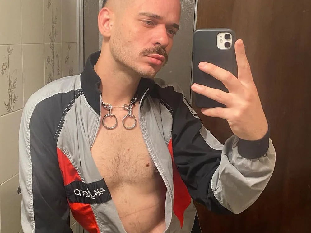 magreloolhosazuis Adlı Modelin Çevrimdışı XXX Sohbeti