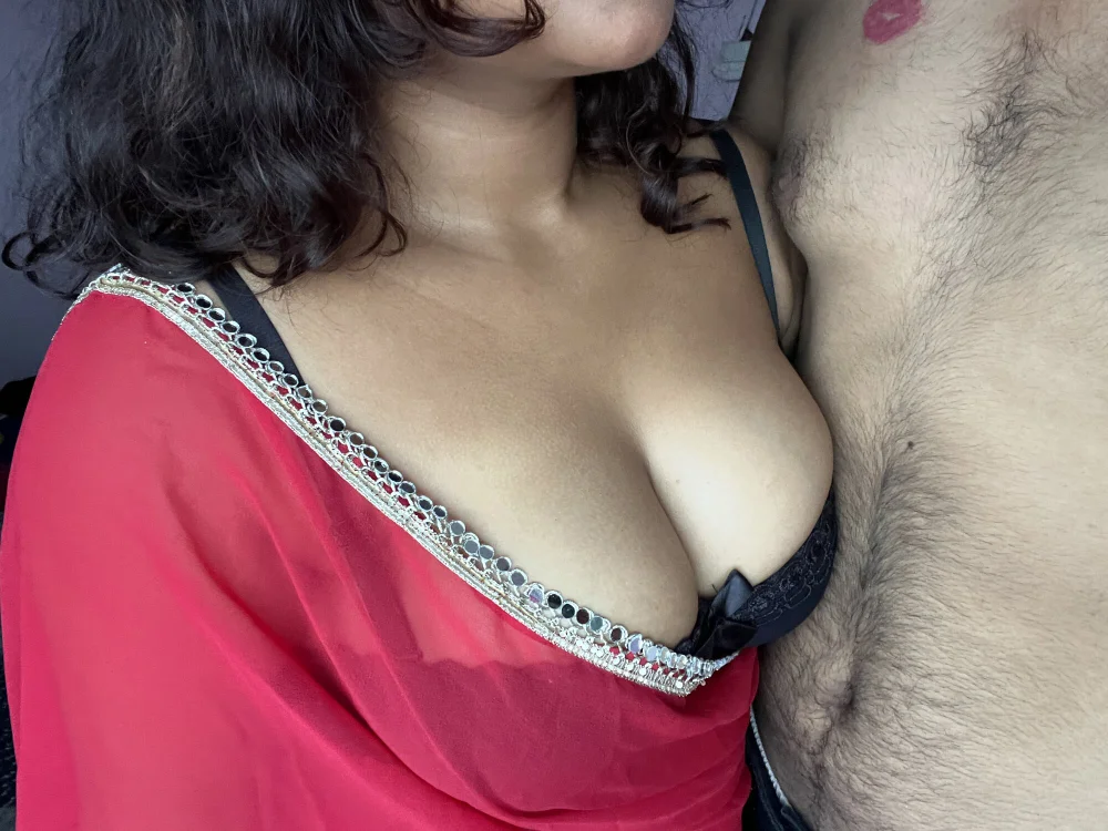 hindi_coupleee's most recent online preview