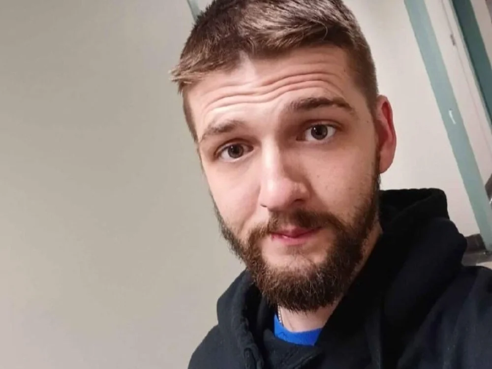 Lucifer8991's Offline Chat Room