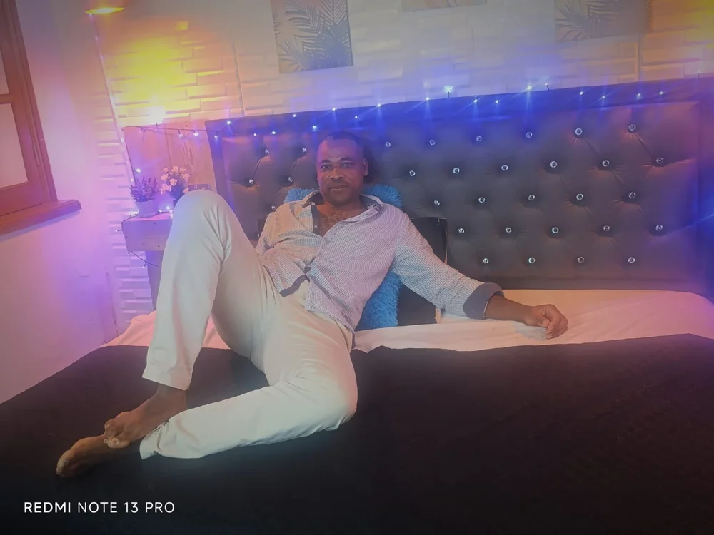 Damiannlee's Offline Chat Room
