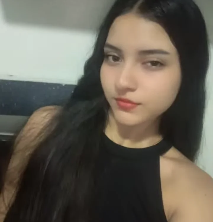 jessi_15's Offline XXX Chat