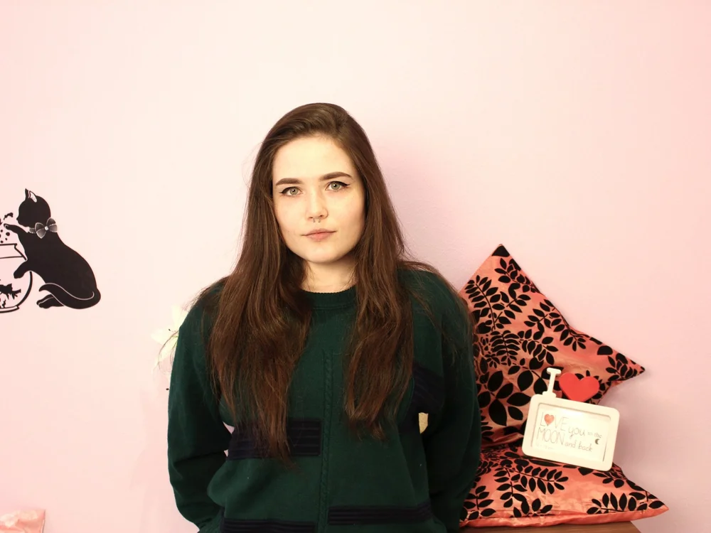 Becca_Moon's Offline Chat Room