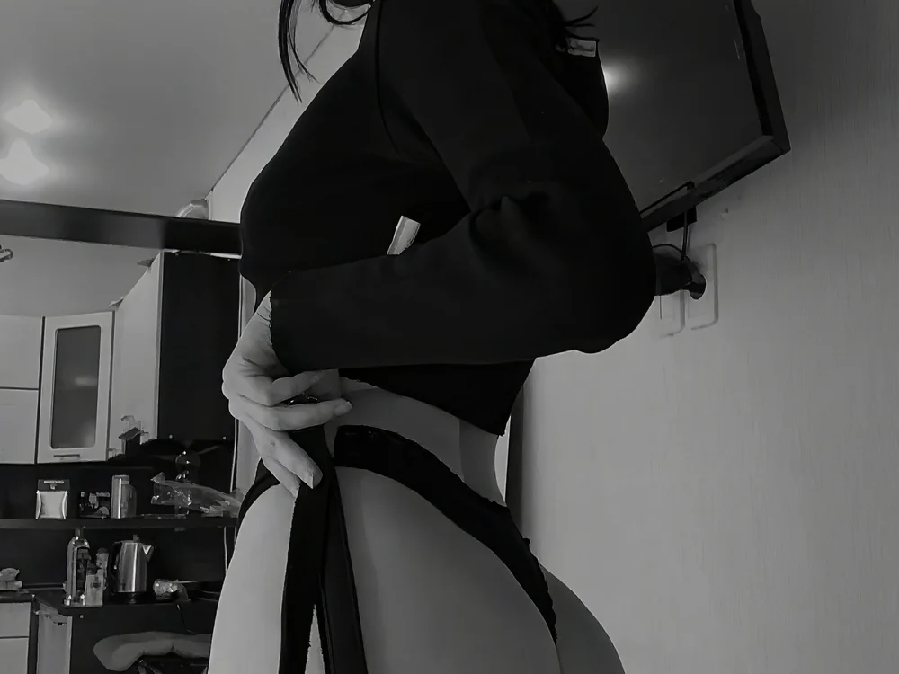 Kira_Young offline chatrum