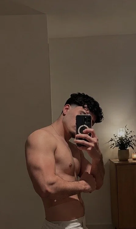 hobbyy20 Offline XXX-chat
