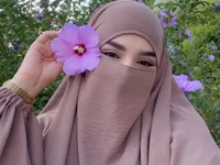HazelDibbuk offline chatrum