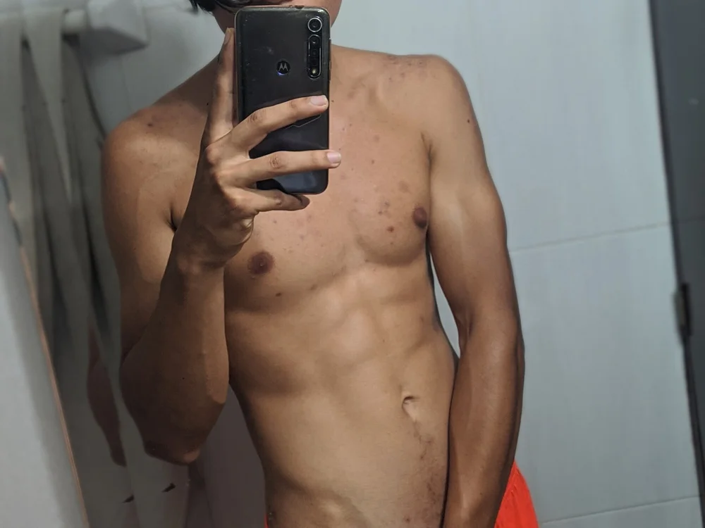 ห้องแชทออฟไลน์ของ jhonaleluca64