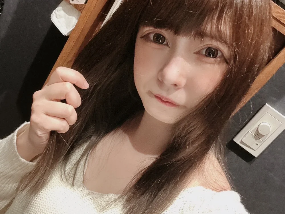 AKANE_12's Offline XXX Chat