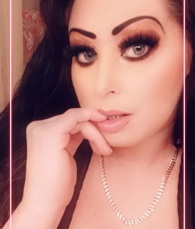 Prettykitty84@xh's Offline Chat Room