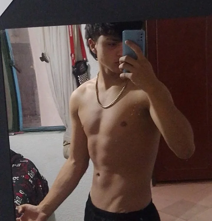 Sala de chat off-line de Levi_sexy1