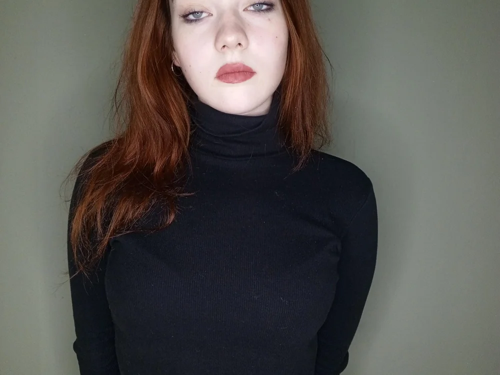 EleneEngelby's Offline Chat Room