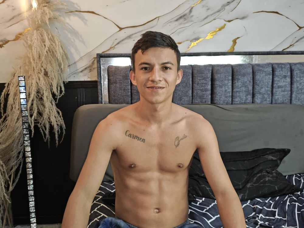 Dylan_scott20 Offline XXX-chat