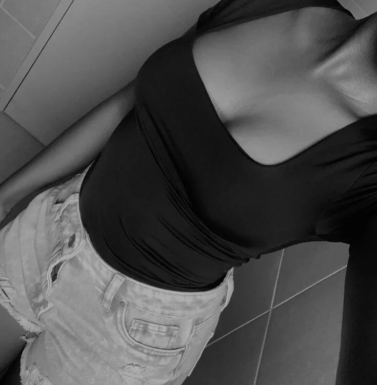 Chat +18 off-line de Ellaknox_
