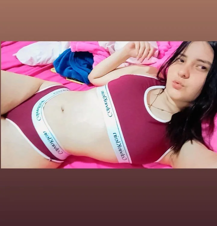 serena_curves' Offline Chat Room