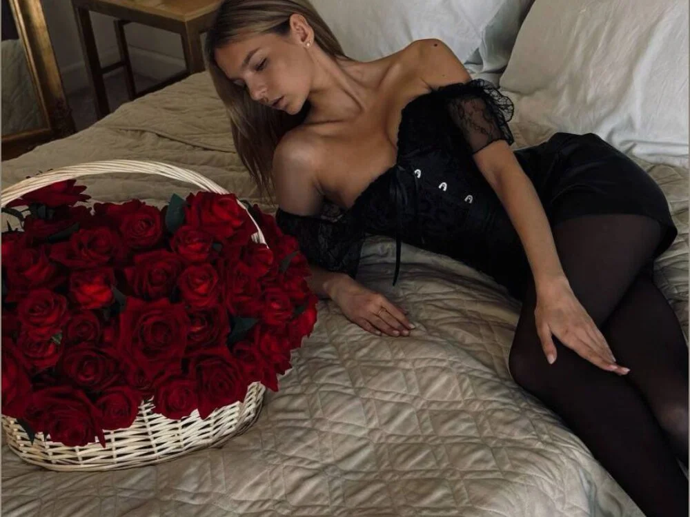 Anneta_Hart Offline XXX Chat