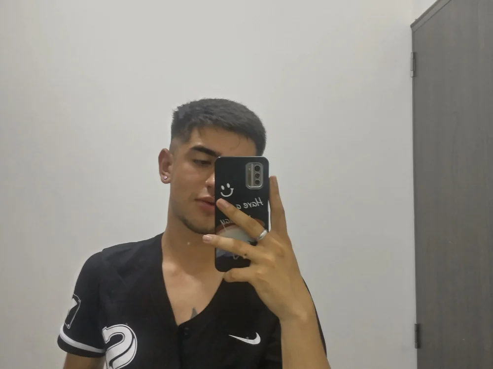 Posada05_'s Offline Chat Room