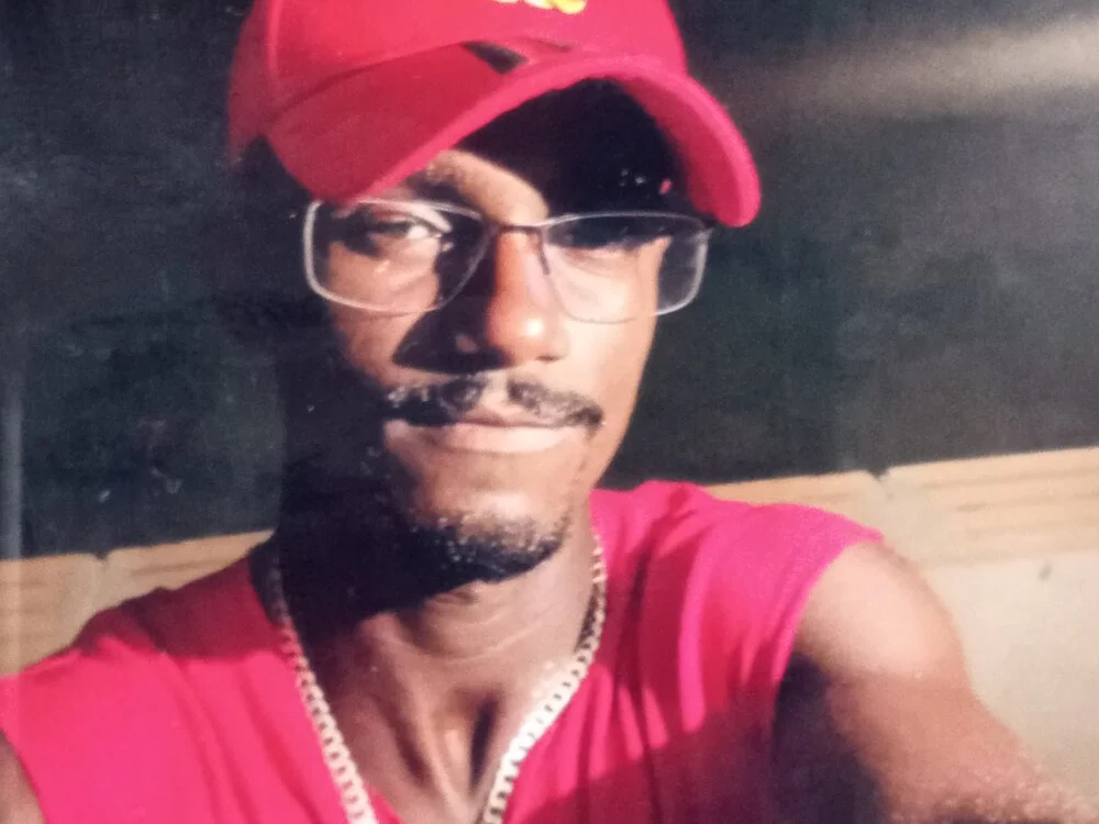 1bigodinho's Offline XXX Chat