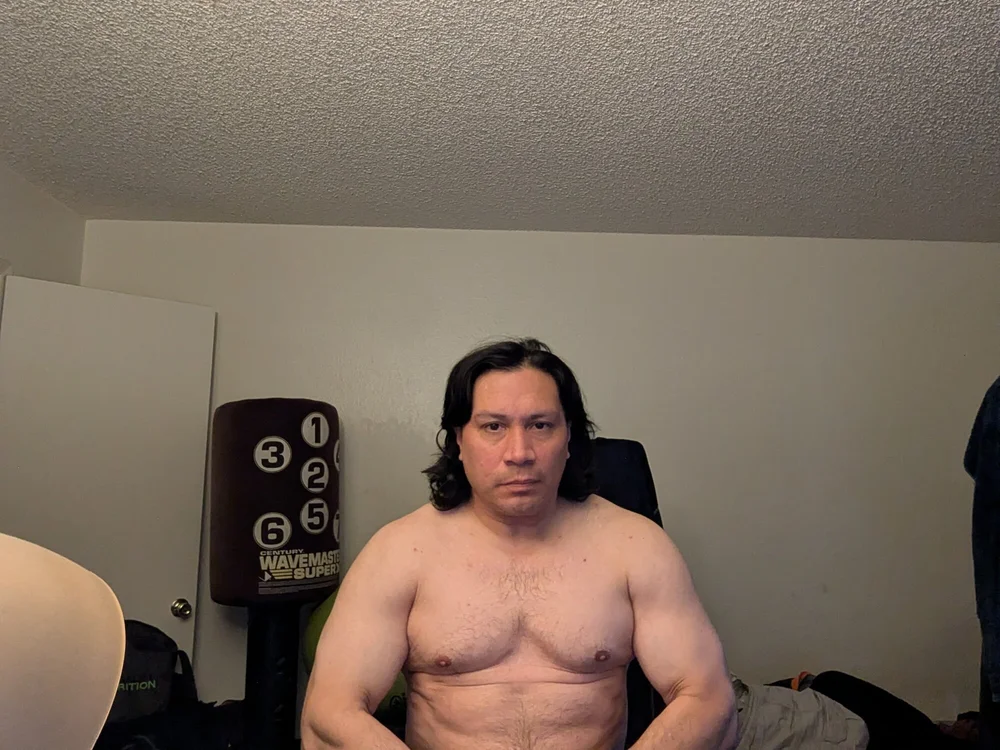 Latin_Lover's Offline Chat Room