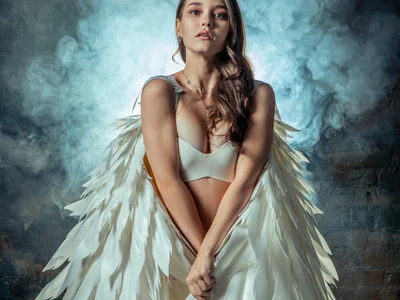 Moni_Carroll profile