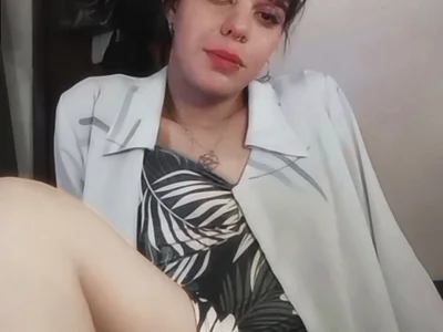 Vickhyy Trans Petite Live Cam Chat