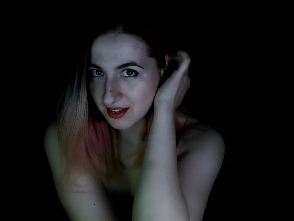 Mackenzie_Mace's Offline XXX Chat