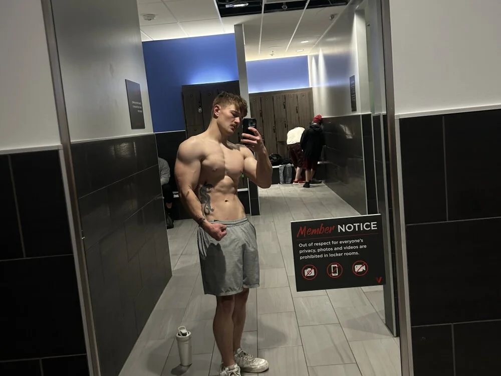 _love_mikey_'s Offline XXX Chat