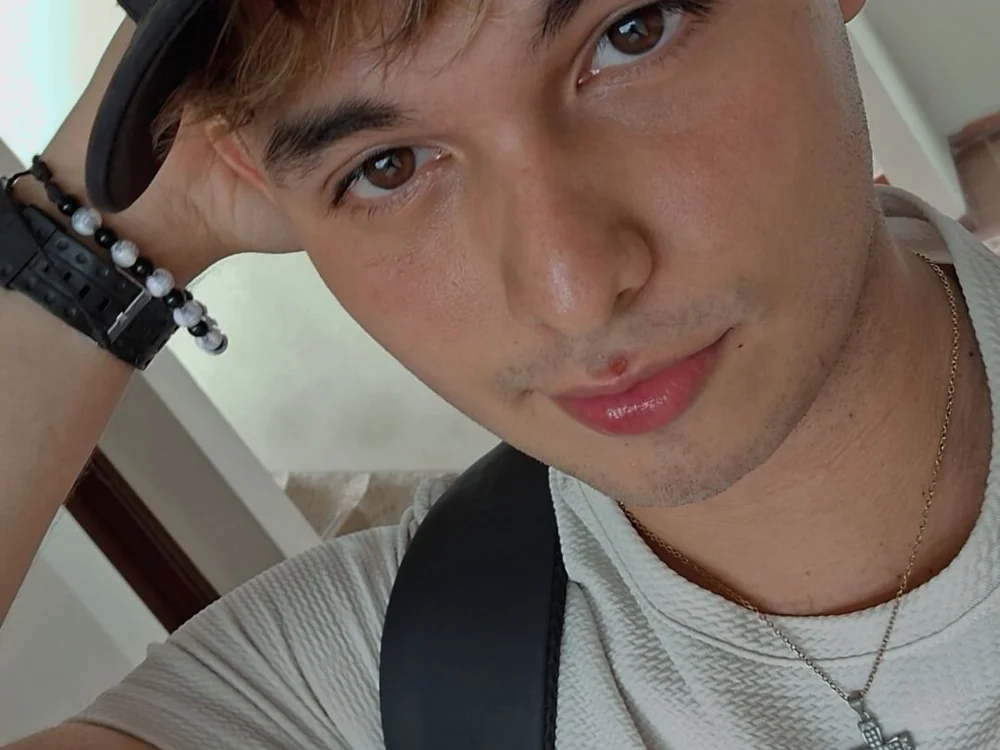 yancristof15 Offline Chatraum