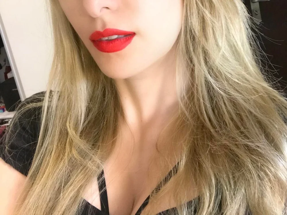 Barbie_Rocker's Offline Chat Room