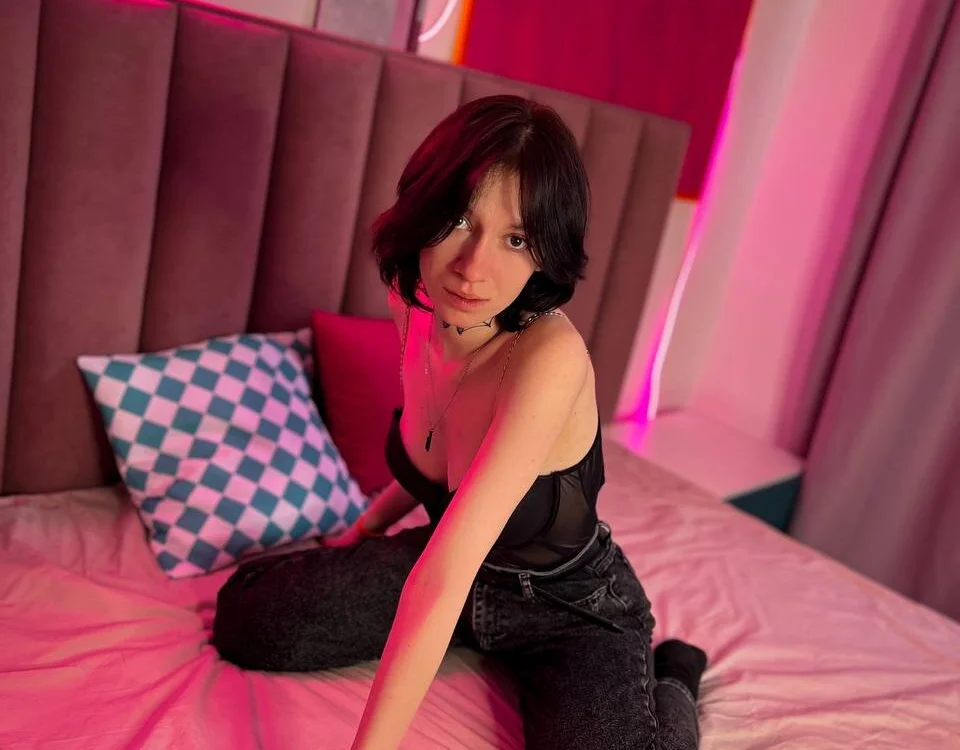 Julia_adorable's Offline Chat Room