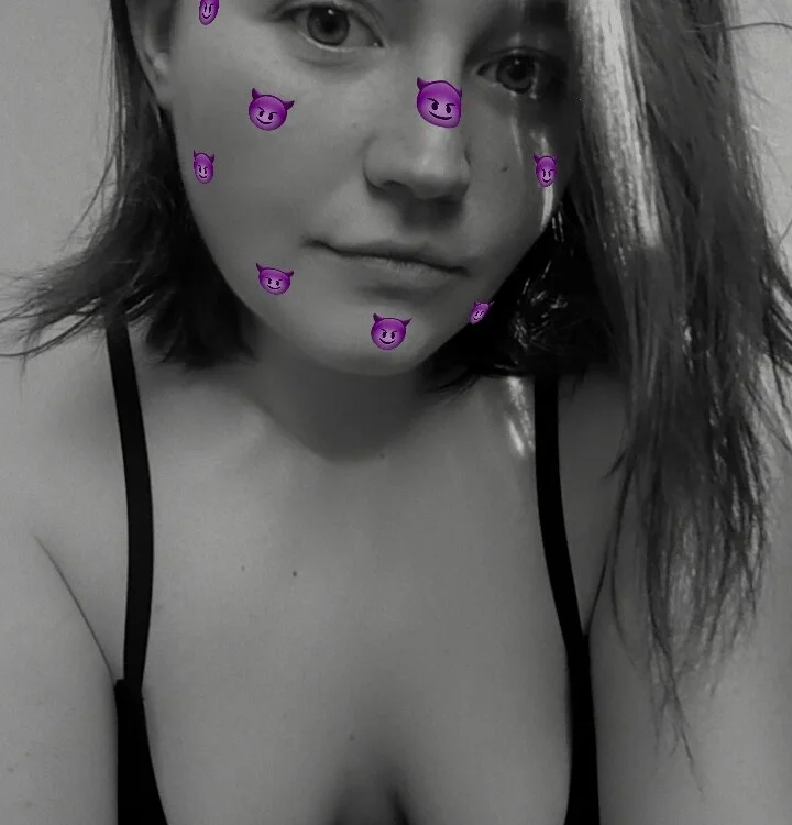 Poly_queen – Naživo XXX chat