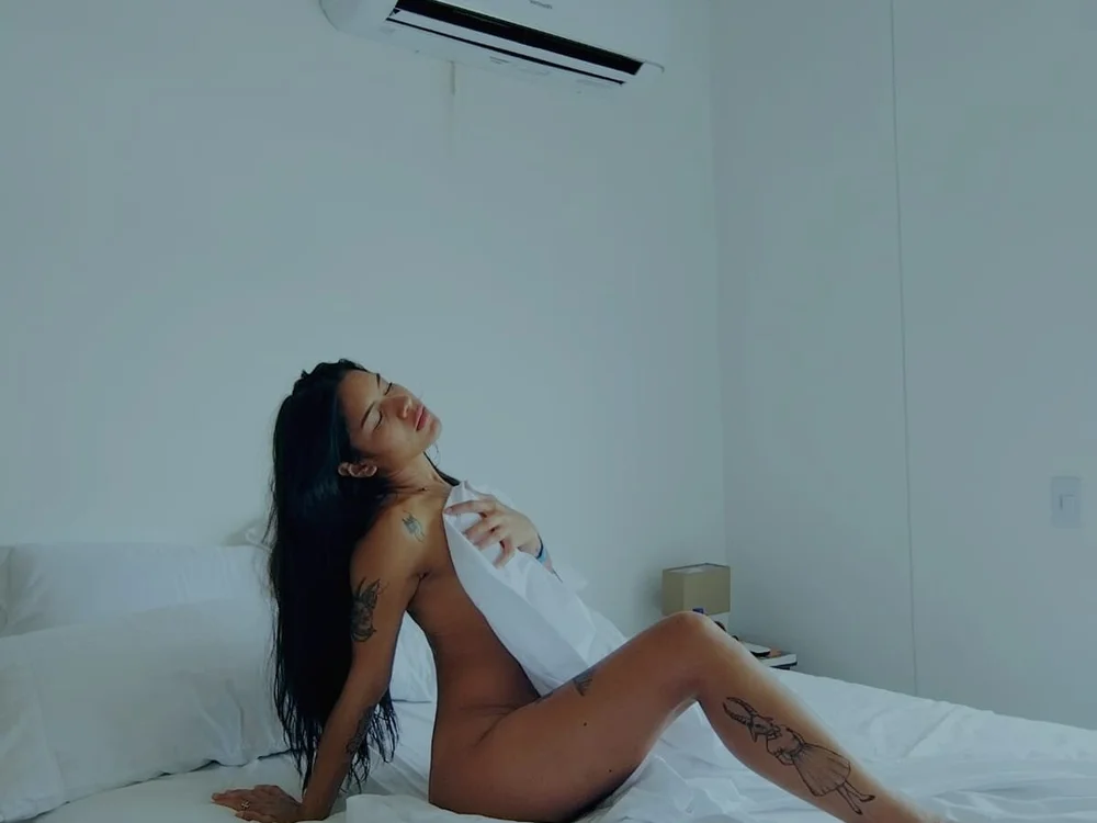 Samantha_Elis1 cam model