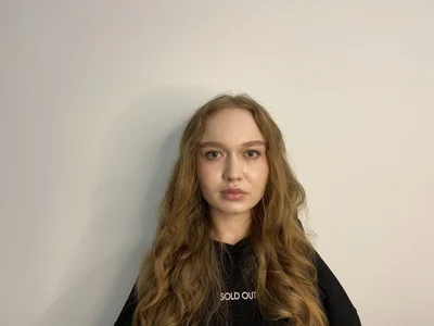 LaveniaHullum - Girl 