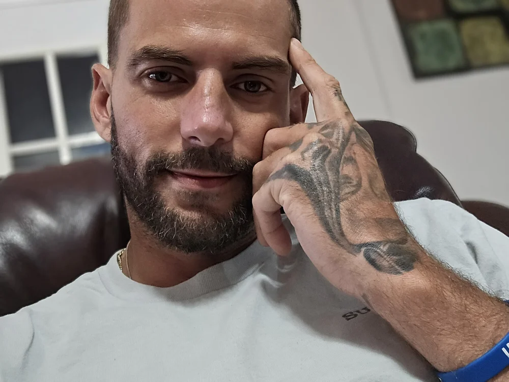 whiteboy4200 Chat XXX offline