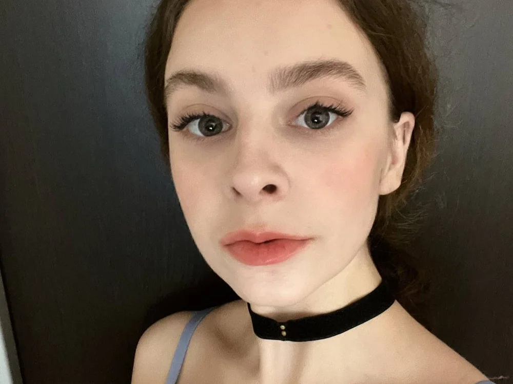 BelladonnaLi's Offline XXX Chat