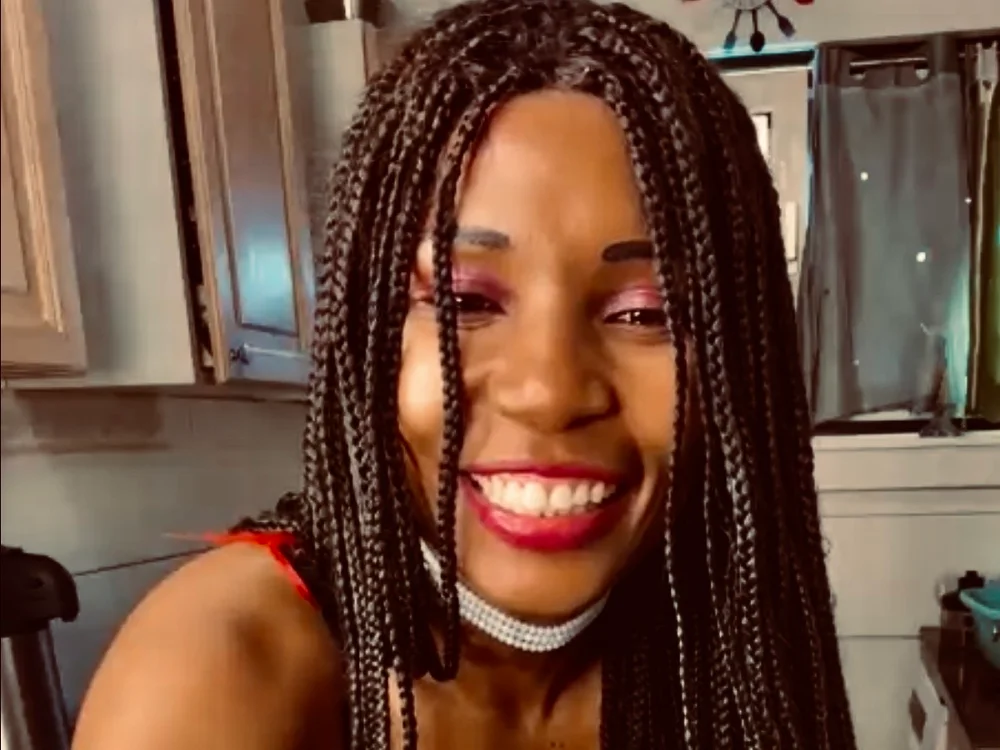 ShantelSexyYoungMilfie's Offline XXX Chat