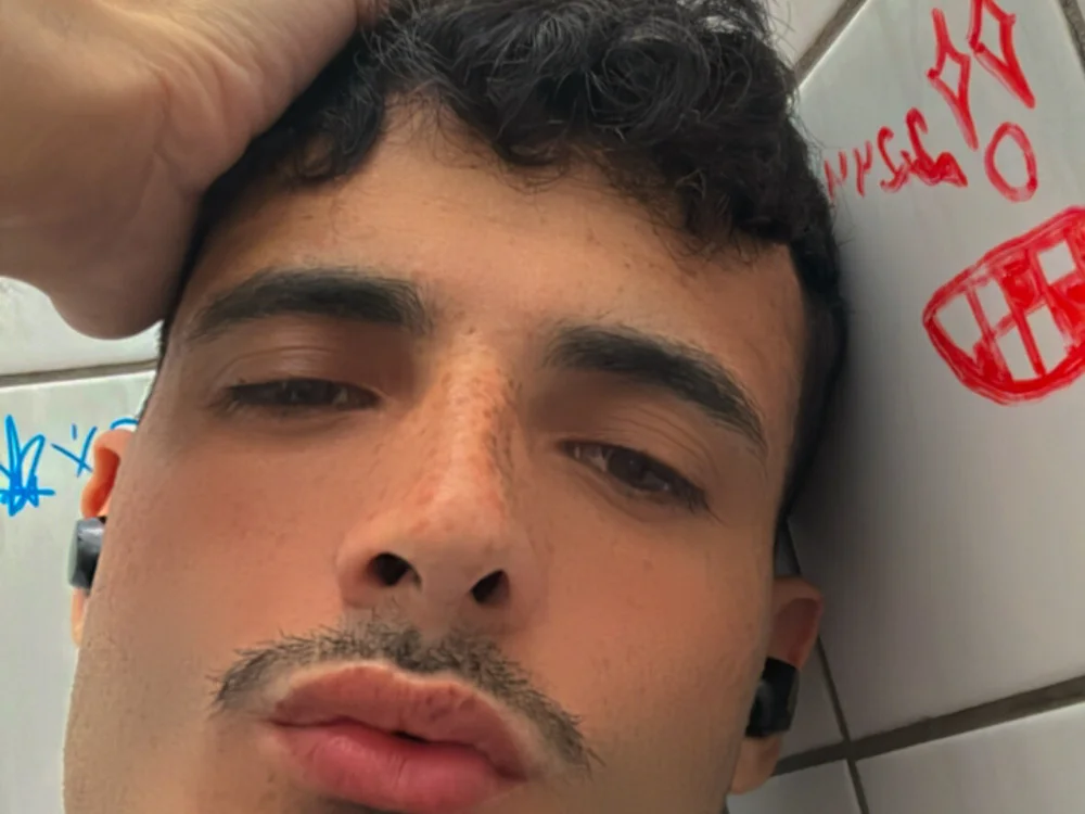 Offline chatovací místnost Dhi67