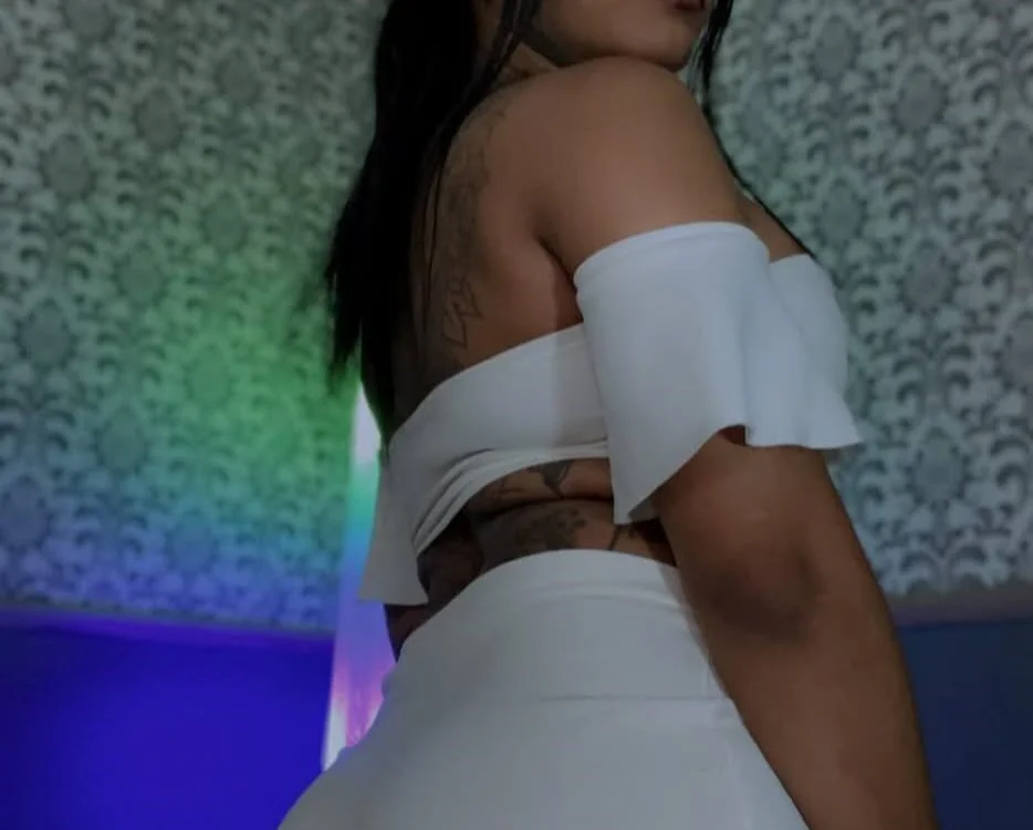 Isabella_Rosewood Chat XXX offline