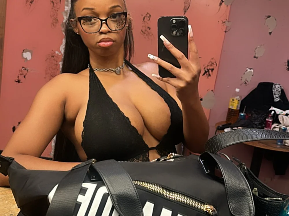 Calithedoll's Offline Chat Room