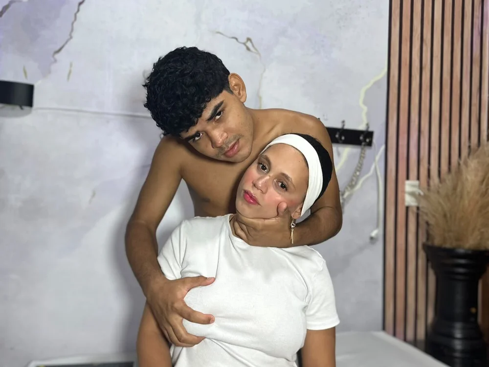 Lucho_Hot Offline XXX-Chat