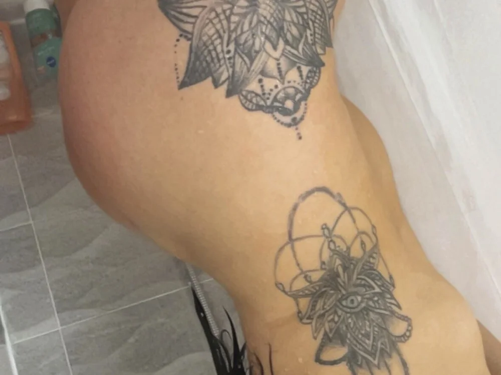 Bella_Luxe_'s most recent online preview